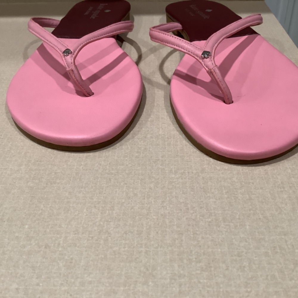 EUC Kate Spade flip flops pink size 8 thongs - Picture 6 of 7